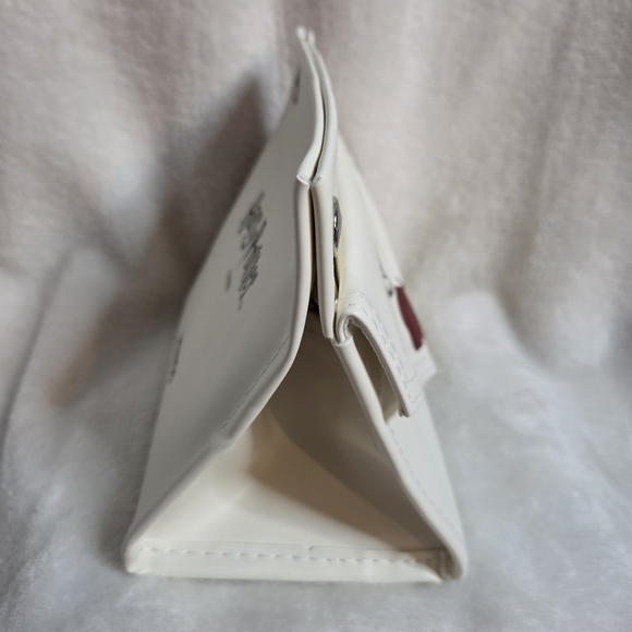 Hogwarts White Envelope Clutch - Picture 2 of 3